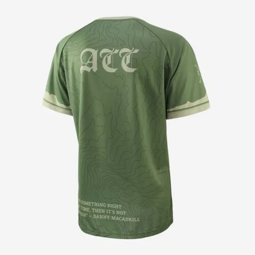 Back of short sleeve mountain bike top